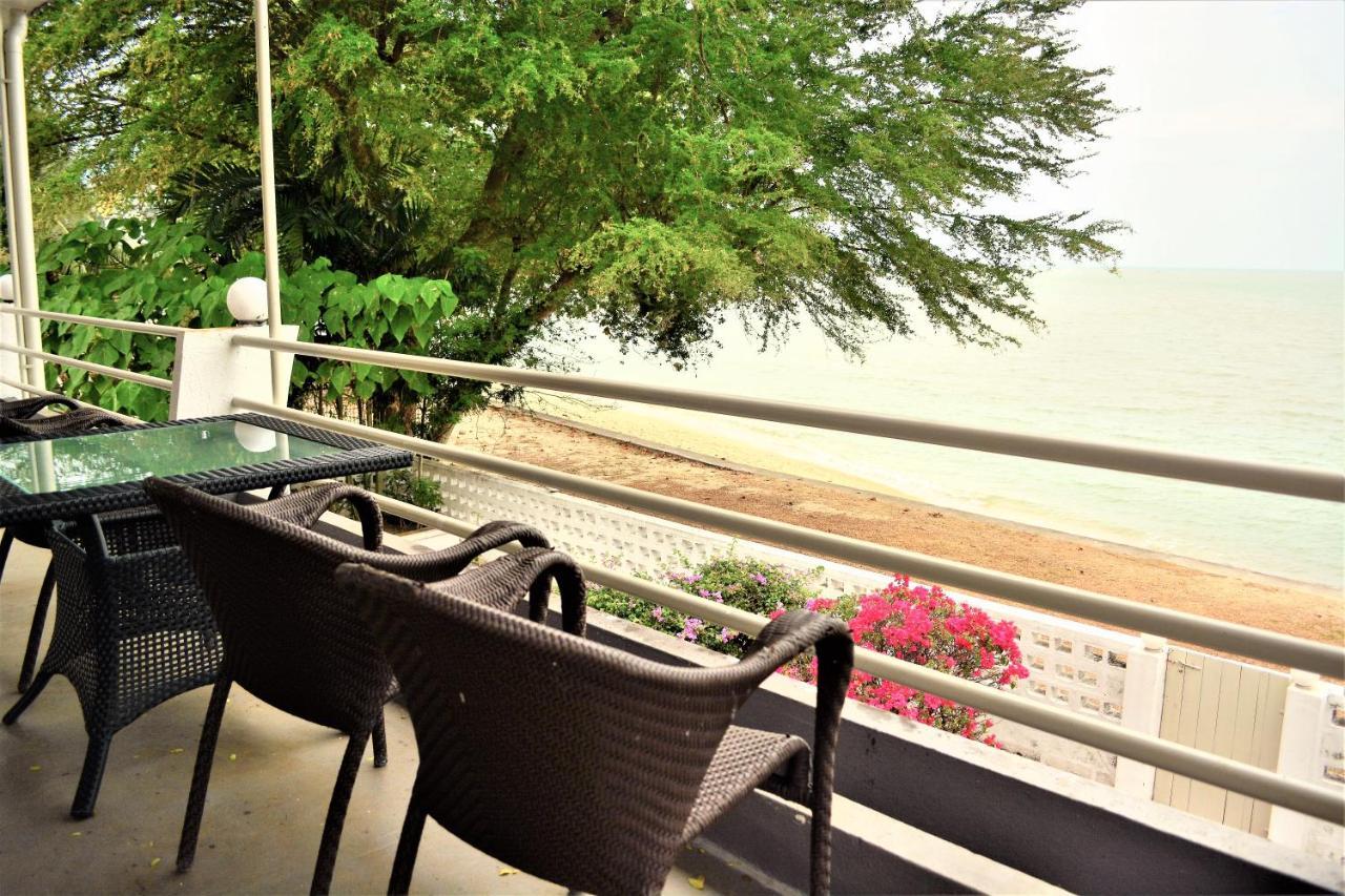 G&T'S Beach Front Villa Tanjung Bungah  Extérieur photo
