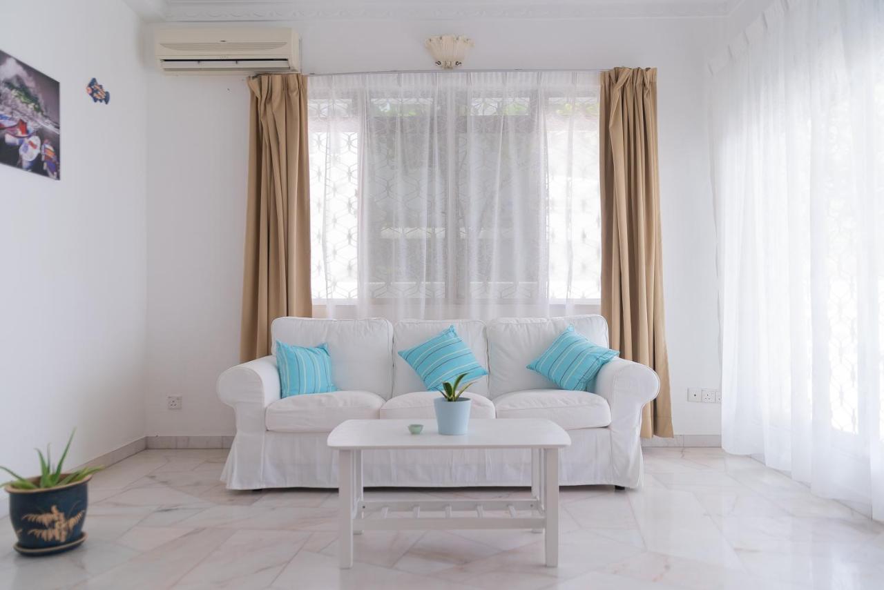 G&T'S Beach Front Villa Tanjung Bungah  Extérieur photo